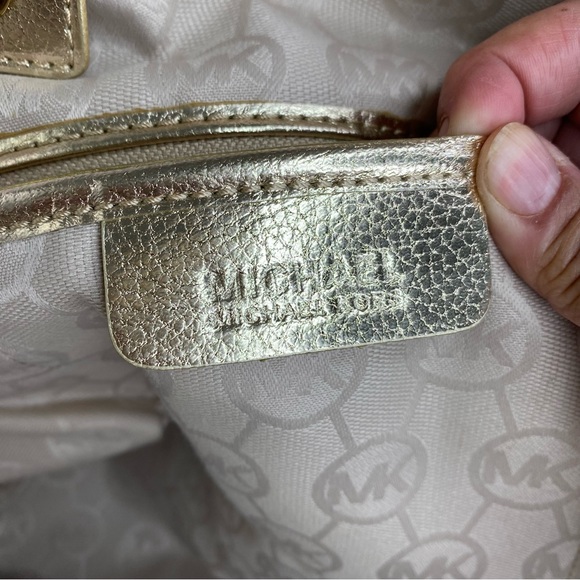 Michael Kors Large Amagansett Straw Tote with Gold Leather details - Picture 11 of 11